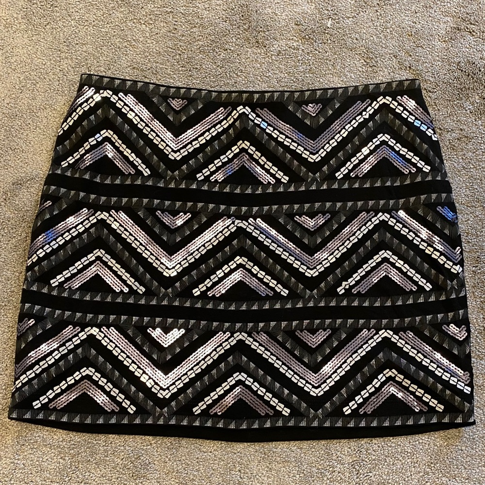 🚫🚫 SOLD 🚫🚫NWT Express sequined skirt